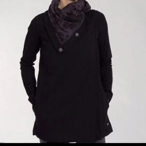 Lululemon Black Savasana Black Size 4